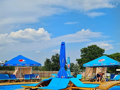 летний открытый бассейн в загородном комплексе Bulanovo в селе Буланово Полтавской области