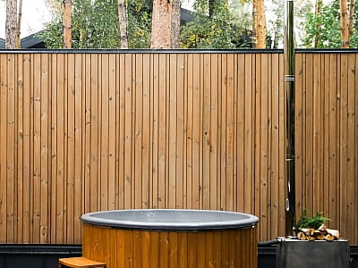 горячий чан в загородном комплексе DOM в Киевской области