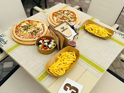 блюда ресторана в загородном комплексе Garden Hotel в Кропивницком