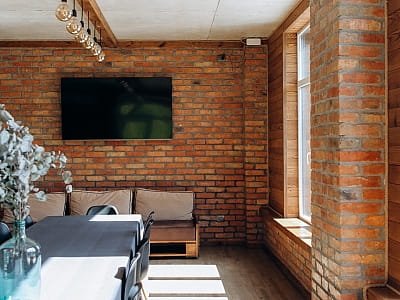 просторная усадьба для больших компаний в загородном комплексе «Гринвич» в селе Залужье, в нескольких десятках минут езды от Тернополя