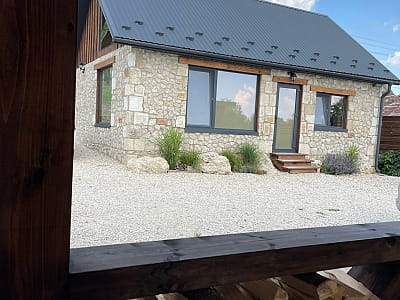 уютный домик для 2–4 гостей в загородном комплексе «Гринвич» в селе Залужье, в нескольких десятках минут езды от Тернополя