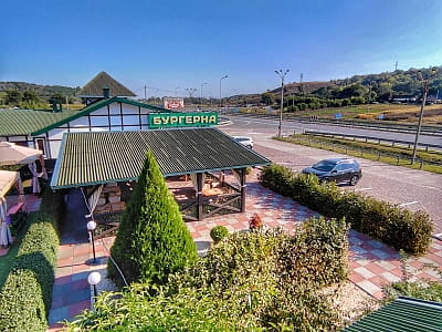 Отельно-ресторанный SPA-комплекс «Лубенская Слобода» расположен в живописном уголке Полтавщины, всего в двух километрах от исторического города Лубны. 