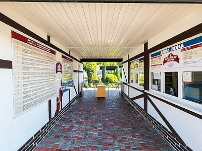 Отельно-ресторанный SPA-комплекс «Лубенская Слобода» расположен в живописном уголке Полтавщины, всего в двух километрах от исторического города Лубны. 