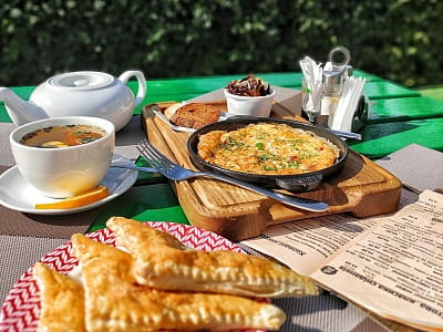 блюда ресторана в загородном комплексе «Лубенская Слобода» в живописном уголке Полтавщины, всего в двух километрах от исторического города Лубны