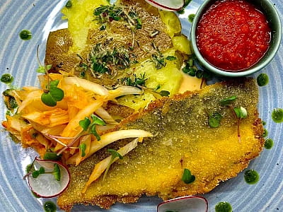 блюда ресторана в загородном комплексе «Лубенская Слобода» в живописном уголке Полтавщины, всего в двух километрах от исторического города Лубны