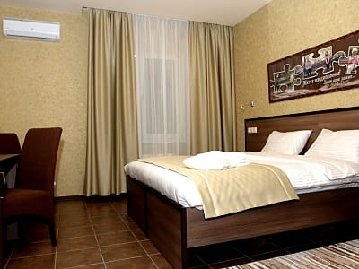 гостиничные номера в загородном комплексе «Лубенская Слобода» в живописном уголке Полтавщины, всего в двух километрах от исторического города Лубны