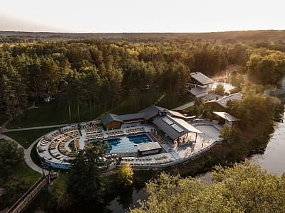 Загородный комплекс «Мыс Доброй Надежды» расположен в живописном уголке Полтавщины, на берегу реки Ворскла, среди соснового леса.