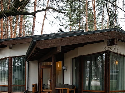 номера и коттеджи в загородном комплексе «Мыс Доброй Надежды» в селе Глоды Полтавской области на берегу реки Ворскла