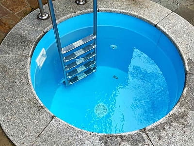 купель в загородном комплексе «Мыс Доброй Надежды» в селе Глоды Полтавской области на берегу реки Ворскла