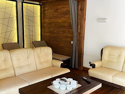 зона отдыха бани в загородном комплексе «Мыс Доброй Надежды» в селе Глоды Полтавской области на берегу реки Ворскла