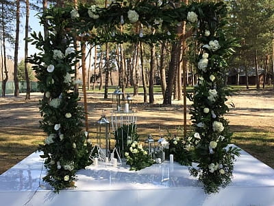 торжественные свадебные церемонии в загородном комплексе «Мыс Доброй Надежды» в селе Глоды Полтавской области на берегу реки Ворскла