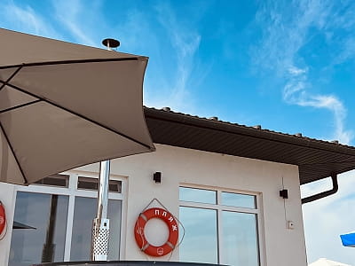 Загородный отдых комплекс «Оазис Пляж» расположен на набережной Ивачевского пруда недалеко от Тернополя. 