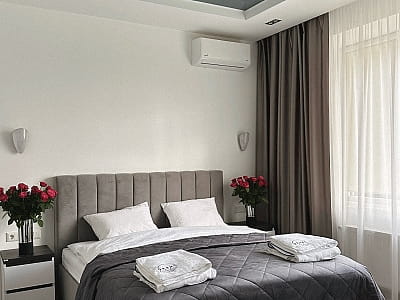 Загородный комплекс «Оазис Пляж» – это сочетание природы, водного отдыха и релакса недалеко от города. Бассейны, пляж, спа-зона и кухня создают комфортные условия для короткого выезда на выходные или более длительного отдыха. 