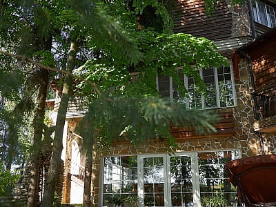 Загородный комплекс «Орлиное гнездо» расположен в селе Суботцы Кировоградской области, в 26 км от Кропивницкого. 