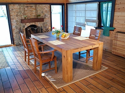 Загородный комплекс «Орлиное гнездо» расположен в селе Суботцы Кировоградской области, в 26 км от Кропивницкого. 