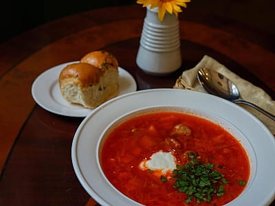 блюда ресторана в загородном комплексе «Орлиное гнездо» в селе Суботцы Кировоградской области