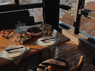 ресторан в загородном отдых комплексе «Панорама HILL» в селе Горишня Выгнанка возле города Чертков