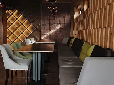 ресторан в загородном отдых комплексе «Панорама HILL» в селе Горишня Выгнанка возле города Чертков