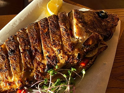 блюда ресторана в загородном отдыхающем комплексе «Панорама HILL» в селе Горишня Выгнанка возле города Чертков