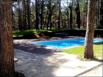 летний бассейн в загородном комплексе «Первый Кордон» в селе Медведевка Черкасской области