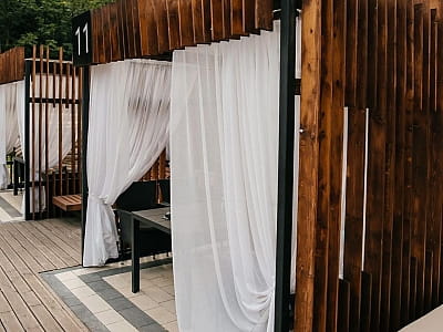 бунгало у бассейна в комплексе отдыха «Пляж» в городе Тернополь 