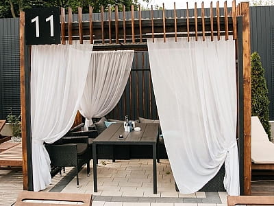 бунгало у бассейна в комплексе отдыха «Пляж» в городе Тернополь 