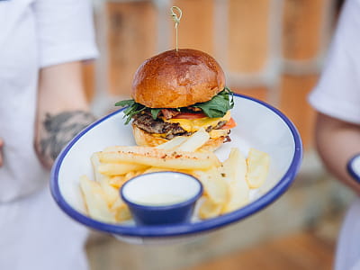 блюда ресторана в комплексе отдыха «Пляж» в городе Тернополь 