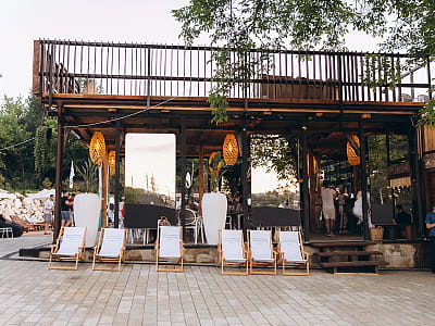 ресторан-бар в комплексе отдыха «Пляж» в городе Тернополь 