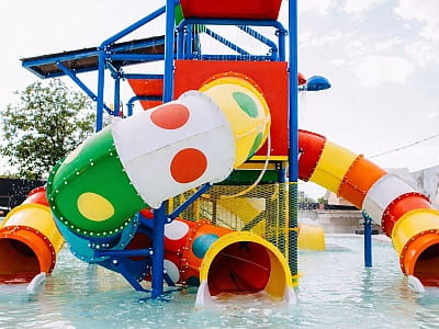 детские водные аттракционы в комплексе отдыха «Пляж» в городе Тернополь 