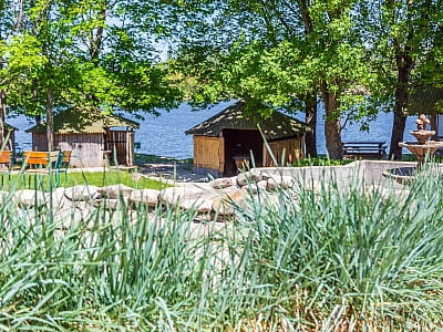 беседки в загородном комплексе «Розовый слон» в Кировоградской области