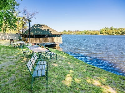 беседки в загородном комплексе «Розовый слон» в Кировоградской области