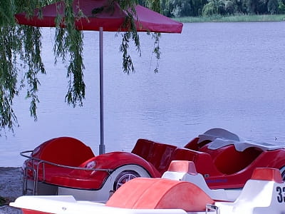 прогулка на катамаранах в загородном комплексе «Розовый слон» в Кировоградской области