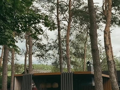 Смерекова Хата — это загородный отдых комплекс, расположенный в селе Кимната Тернопольской области, недалеко от города Кременец. 