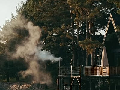 чаны джакузи в загородном комплексе «Смерекова Хата» в селе Кимната Тернопольской области