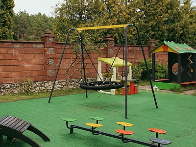 детская площадка в загородном комплексе «Смерекова Хата» в селе Кимната Тернопольской области