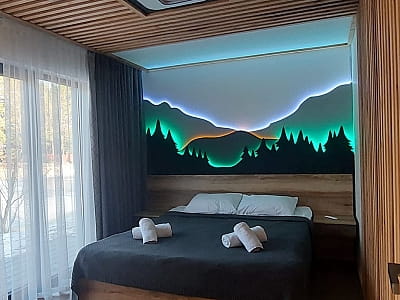 коттеджи для больших компаний, отдельные дома, семейные номера и домики на берегу озера с панорамными окнами в загородном комплексе «Смерекова Хата» в селе Кимната Тернопольской области