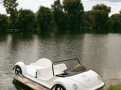 прогулка на катамаранах в загородном комплексе «Смерекова Хата» в селе Кимната Тернопольской области