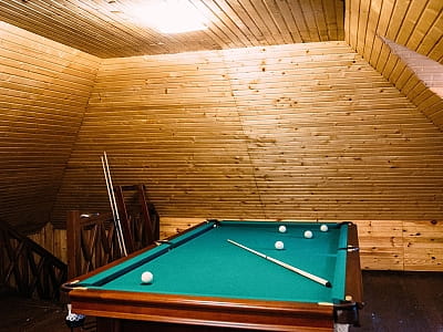 бильярд в загородном комплексе «Смерекова Хата» в селе Кимната Тернопольской области