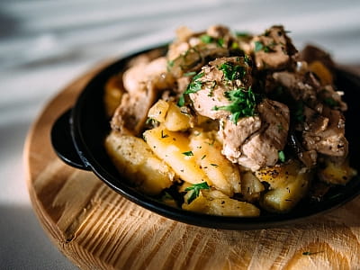 блюда ресторана «Мята & Мед» в загородном комплексе «Смерекова Хата» в селе Кимната Тернопольской области