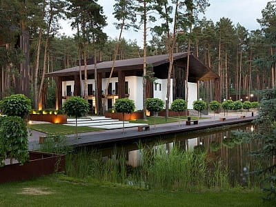 Verholy Relax Park — это аутентичный загородный спа-отель, расположенный среди соснового леса в Полтавской области, где каждый гость может окунуться в атмосферу спокойствия и природной гармонии вдали от городского шума. 