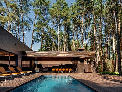 летний открытый бассейн в загородном комплексе Verholy Relax Park в селе Сосновая Полтавской области