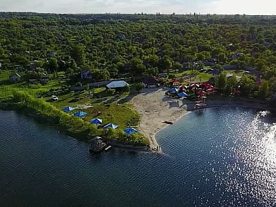 Зеленая усадьба Дилиева — это загородный комплекс для семейного и компанейского отдыха, расположенный на берегу бывшего Байдаковского разреза.