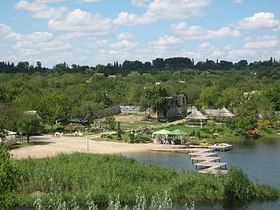 Зеленая усадьба Дилиева — это загородный комплекс для семейного и компанейского отдыха, расположенный на берегу бывшего Байдаковского разреза.