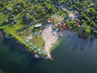 Зеленая усадьба Дилиева — это загородный комплекс для семейного и компанейского отдыха, расположенный в живописном уголке у водоема. 