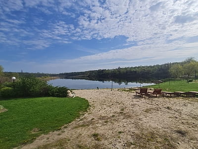 Зеленая усадьба Дилиева — это загородный комплекс для семейного и компанейского отдыха, расположенный на берегу бывшего Байдаковского разреза.