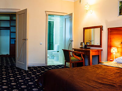 Номера отеля в гостинично-ресторанном комплексе «Златогор» в зеленой зоне города Лубны