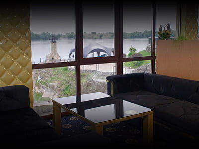 Ресторан в загородном комплексе «Потоки Хауз» в живописном уголке Полтавщины, на берегу реки Днепр, в селе Каменные Потоки недалеко от Кременчуга.