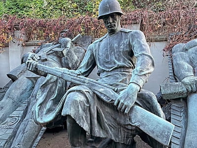 коллекция советского монументального искусства в мемориальном музее тоталитарных режимов «Территория террора» во Львове