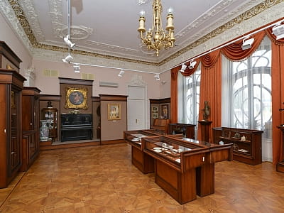 Уникальные памятники истории, археологии, природы и искусства, отражающие развитие края с древнейших времен до современности в центральноукраинском областном краеведческом музее в Кропивницком