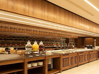 ресторан шведского типа в загородном комплексе ARDEN PALACE Medical Resort & SPA в поселке Сатанов Хмельницкой области